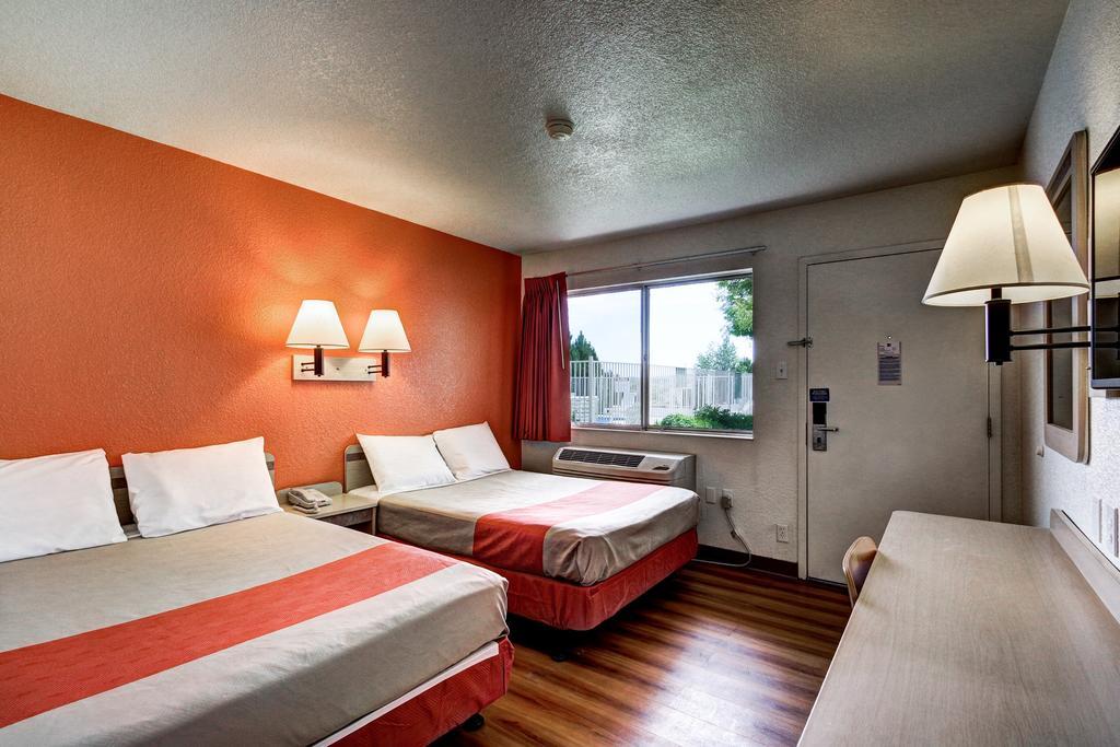 Motel 6 เวลส์ ภายนอก รูปภาพ