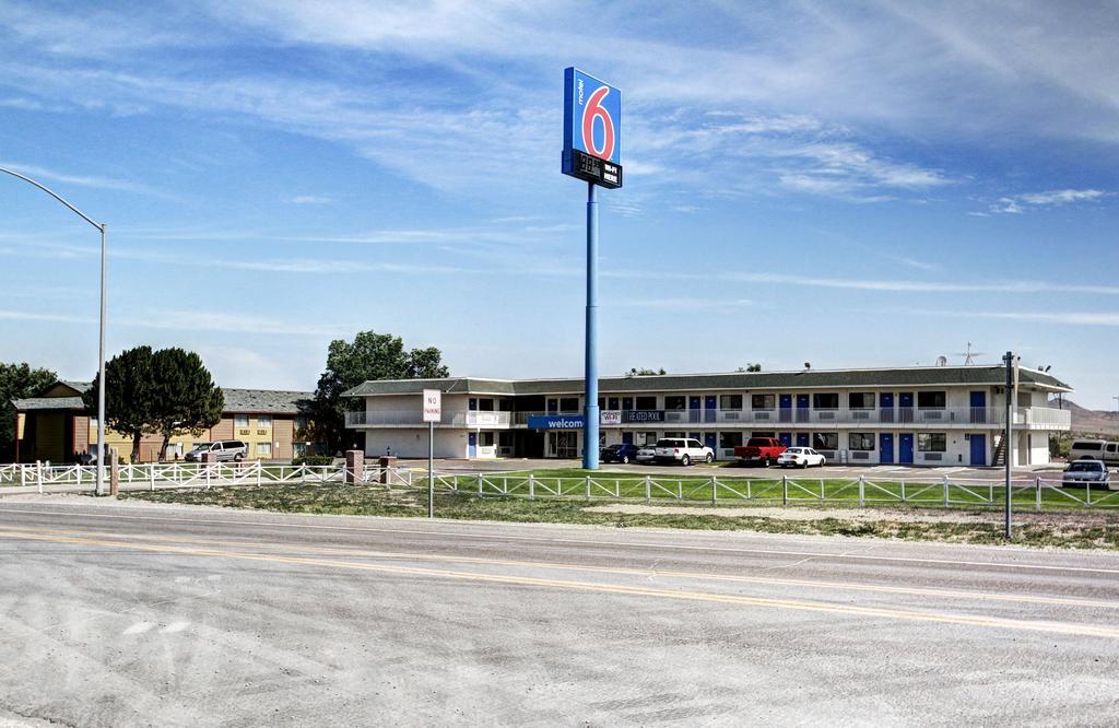 Motel 6 เวลส์ ภายนอก รูปภาพ