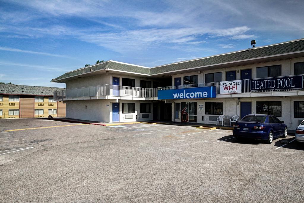 Motel 6 เวลส์ ภายนอก รูปภาพ